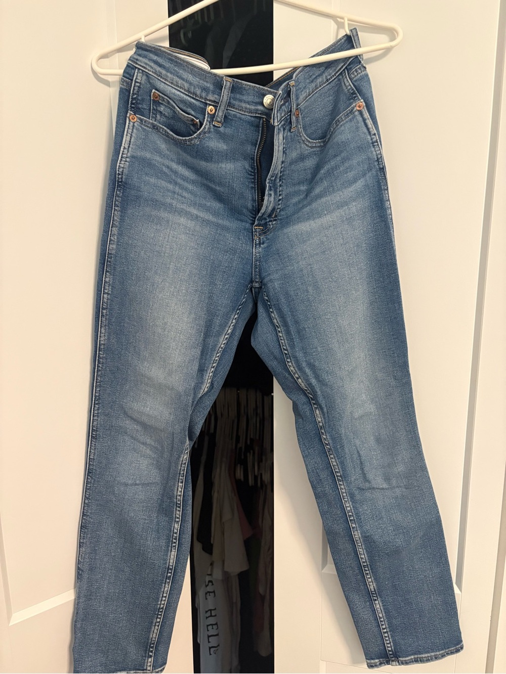 GAP High-Rise Women's Jeans in Light Blue Wash